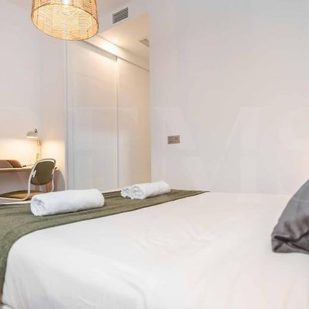 Fresh & Stylish Apartment With Parking By Rems Málaga Esterno foto