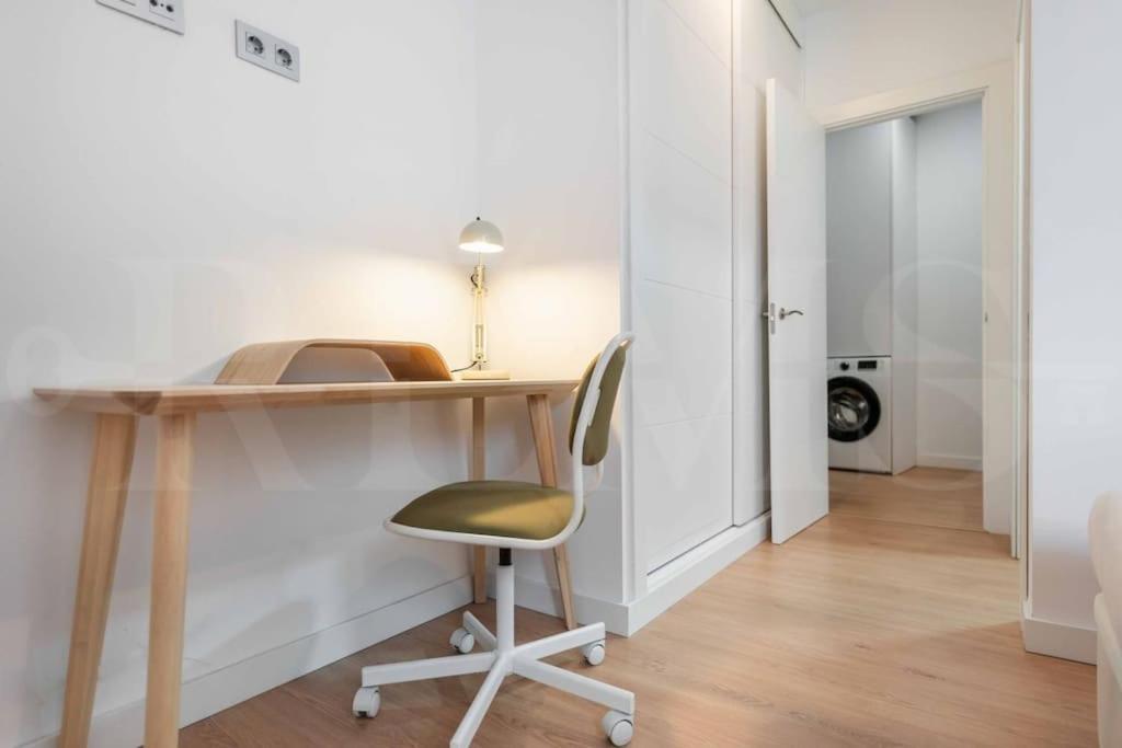 Fresh & Stylish Apartment With Parking By Rems Málaga Esterno foto
