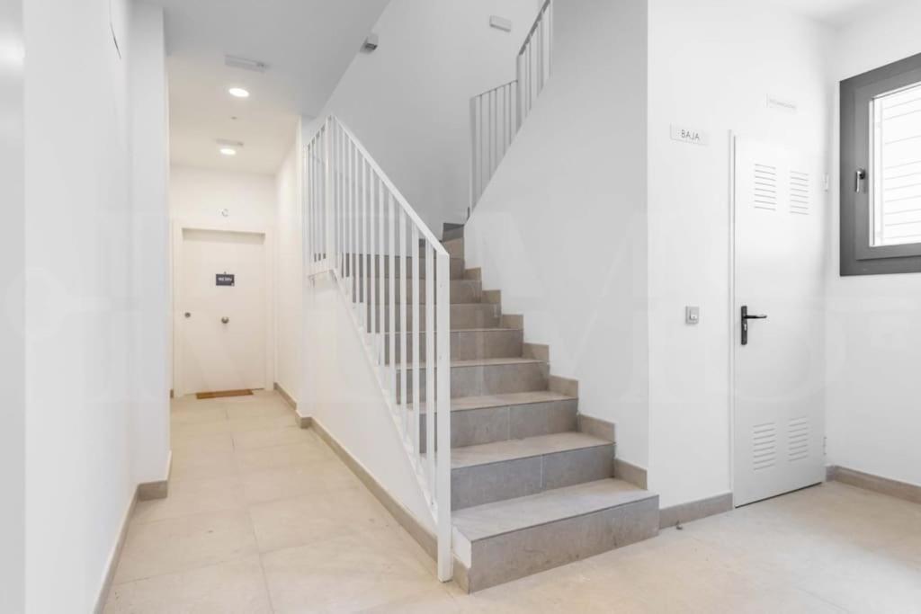 Fresh & Stylish Apartment With Parking By Rems Málaga Esterno foto