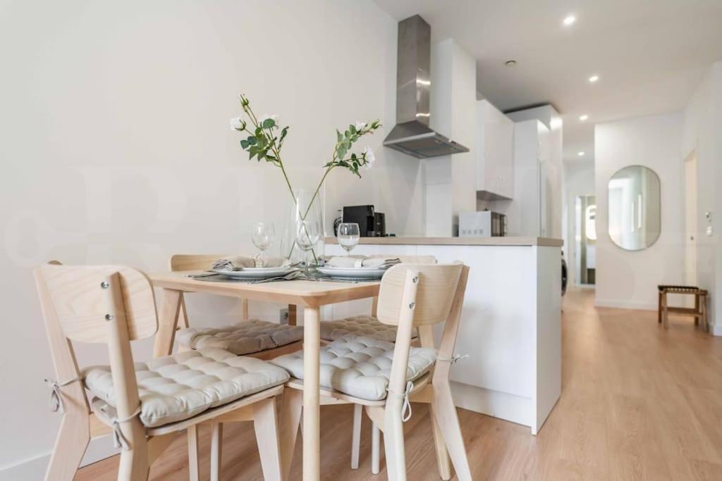 Fresh & Stylish Apartment With Parking By Rems Málaga Esterno foto